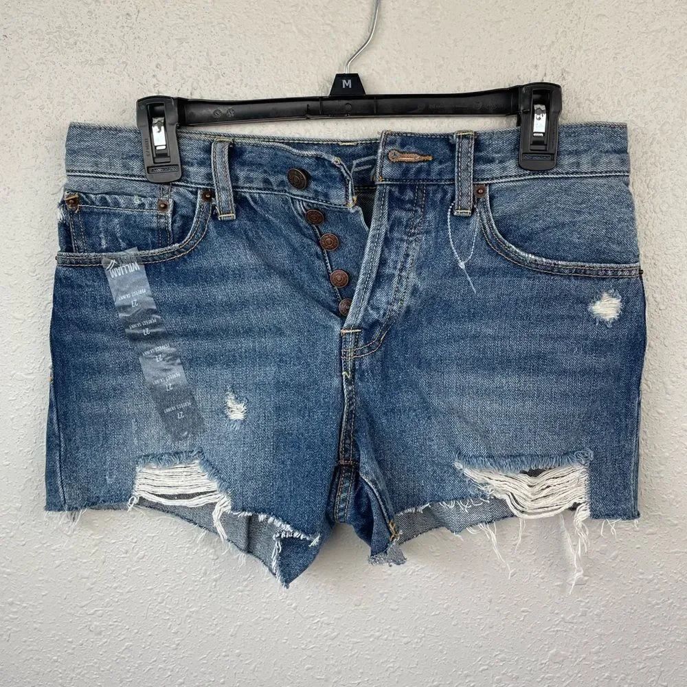 NWOT We The Free Distressed Button Fly Shorts Size 26